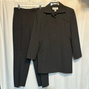 LARRY LEVINE SUITS Pant Suit, Charcoal Gray, Fully Lined